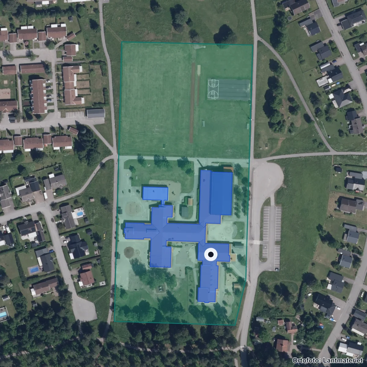 Flygbild över Sörgärdets skola, ortofoto från Lantmäteriet