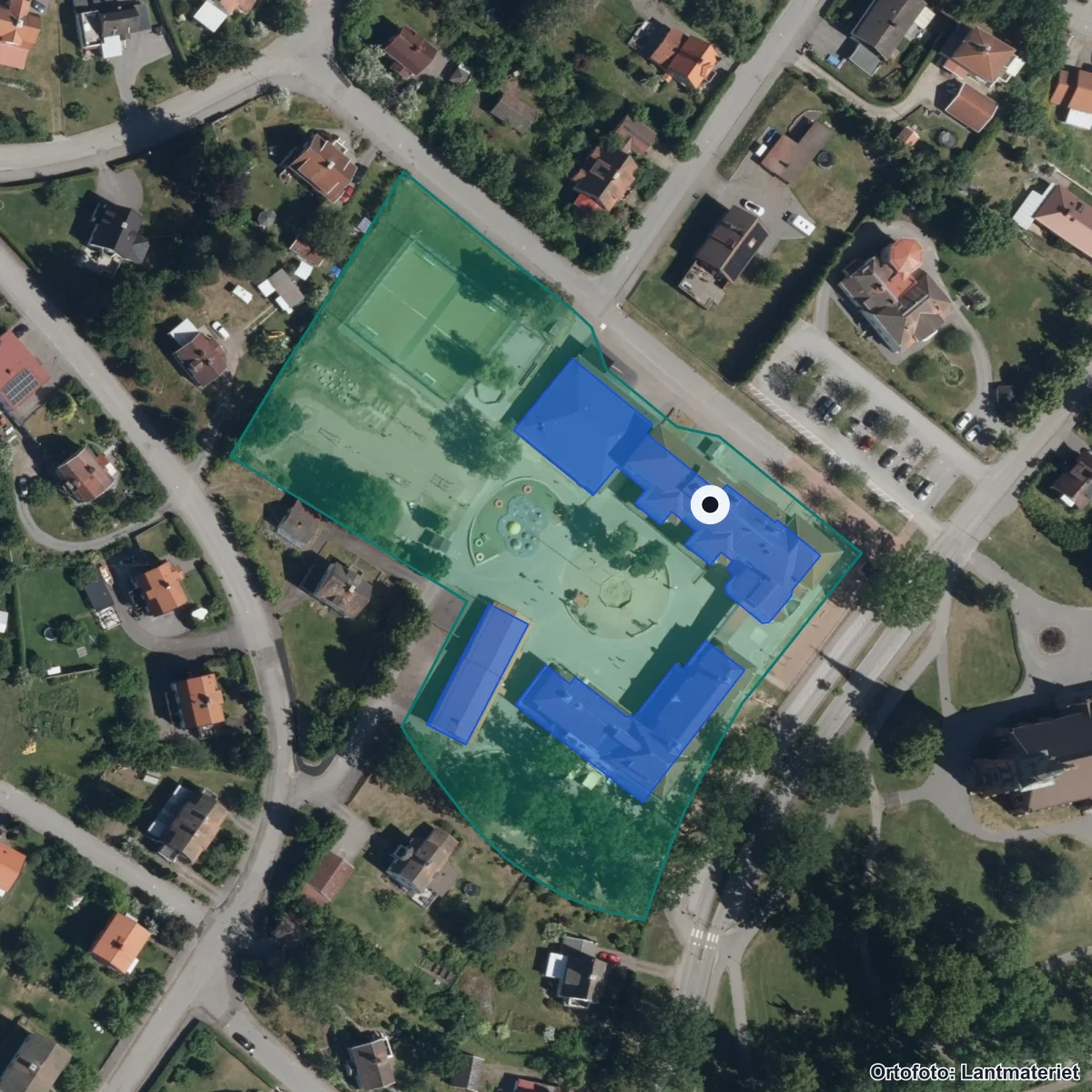 Flygbild över Centralskolan, ortofoto från Lantmäteriet