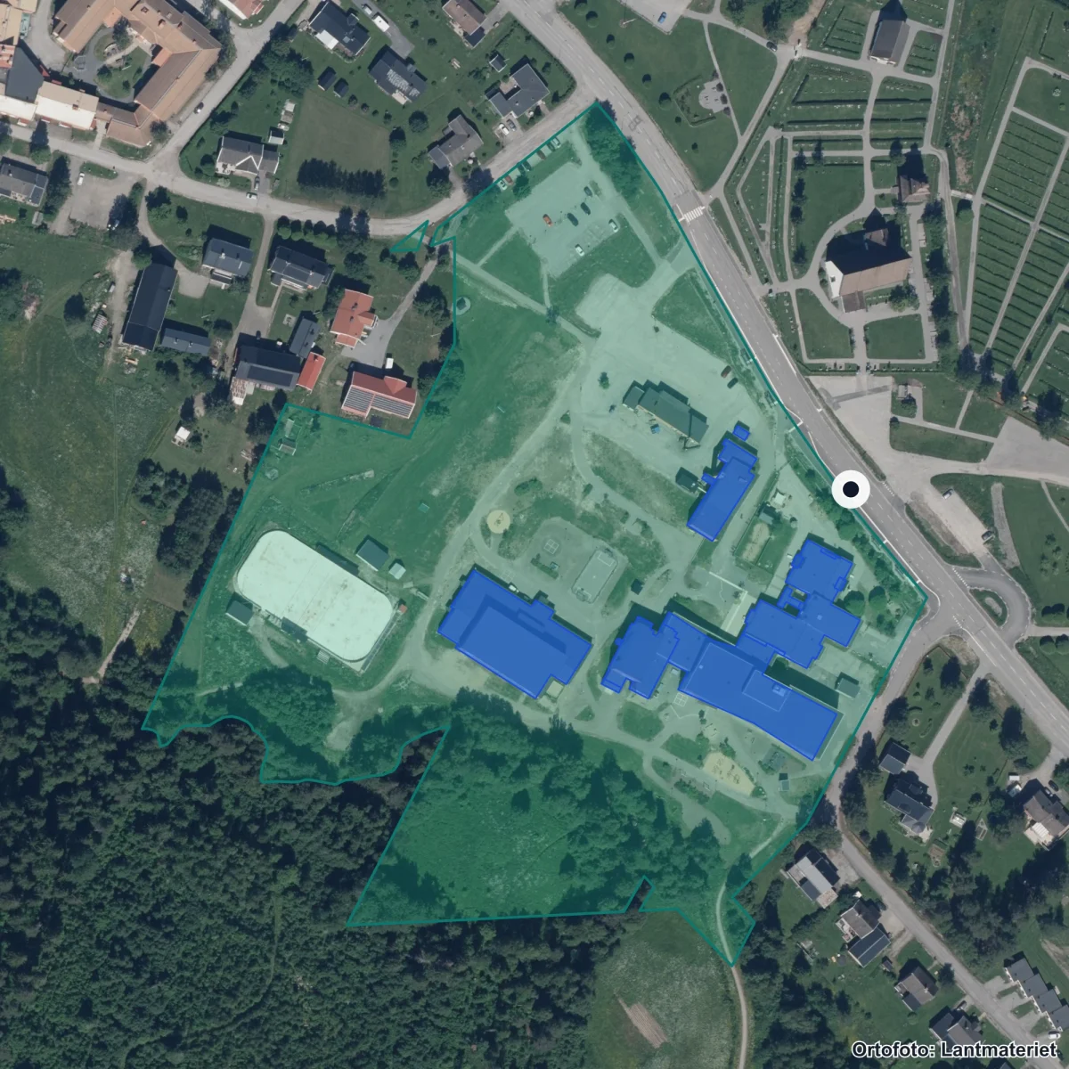 Flygbild över Anundsjöskolan, ortofoto från Lantmäteriet