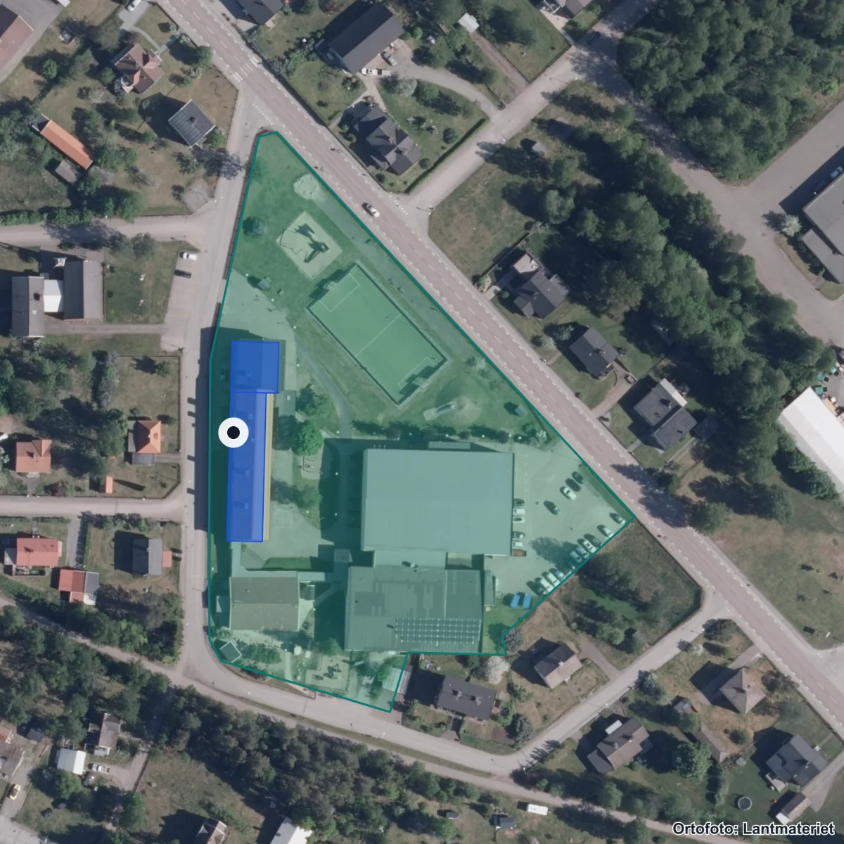 Flygbild över Alstermoskolan, ortofoto från Lantmäteriet