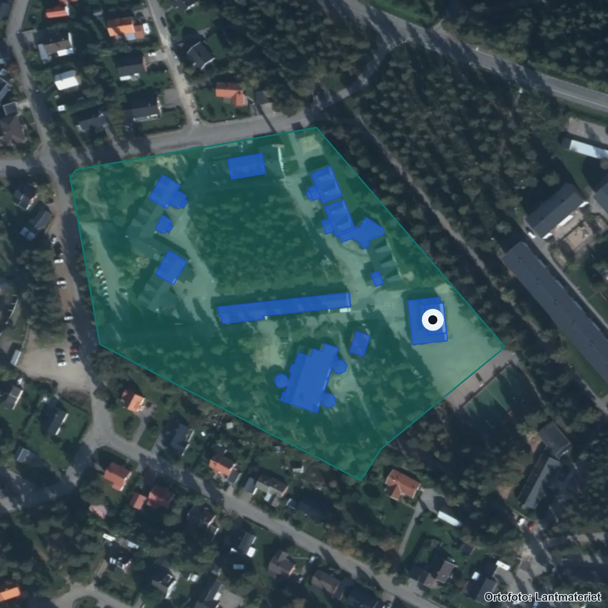 Flygbild över Gärdeåsskolan, ortofoto från Lantmäteriet