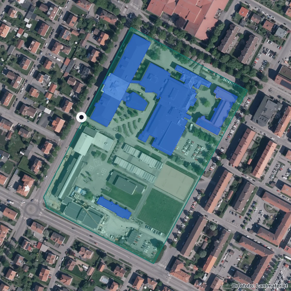 Flygbild över Rudenschöldskolan, ortofoto från Lantmäteriet