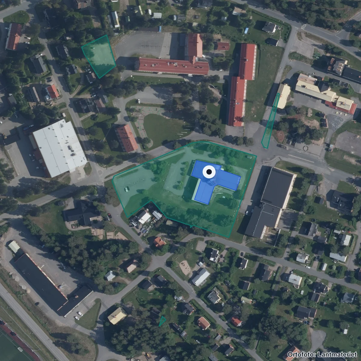 Flygbild över Gränsälvsgymnasiet, ortofoto från Lantmäteriet