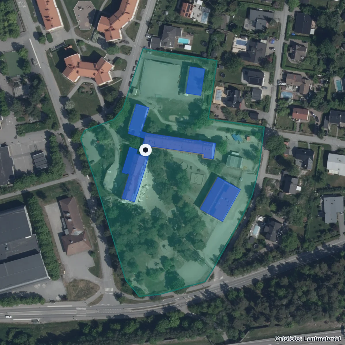 Flygbild över Viggbyskolan, ortofoto från Lantmäteriet