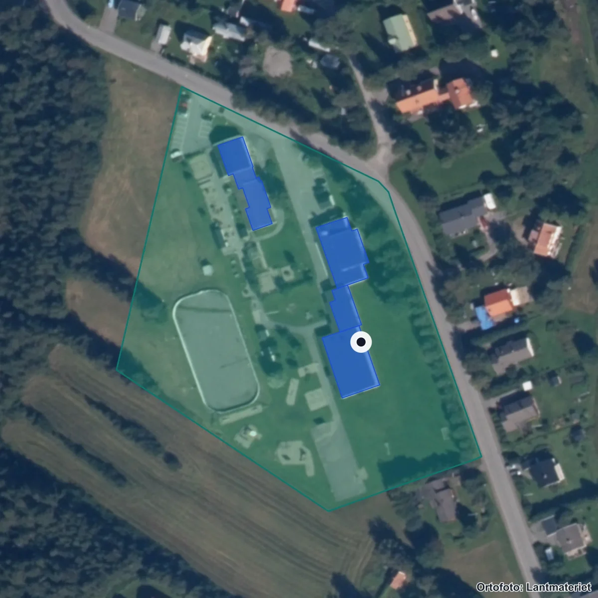 Flygbild över Fåker skola, ortofoto från Lantmäteriet