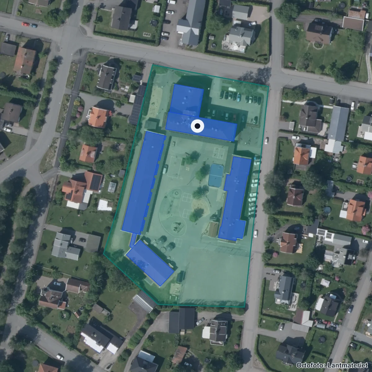 Flygbild över Vallsjöskolan, ortofoto från Lantmäteriet
