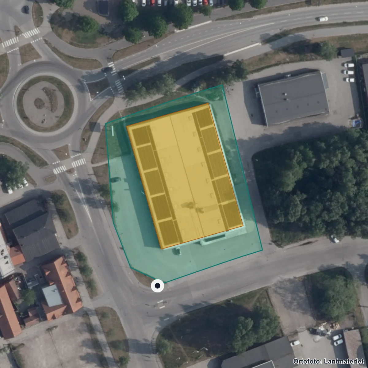 Flygbild över Nyköpings högstadium anpassad grundskola, ortofoto från Lantmäteriet