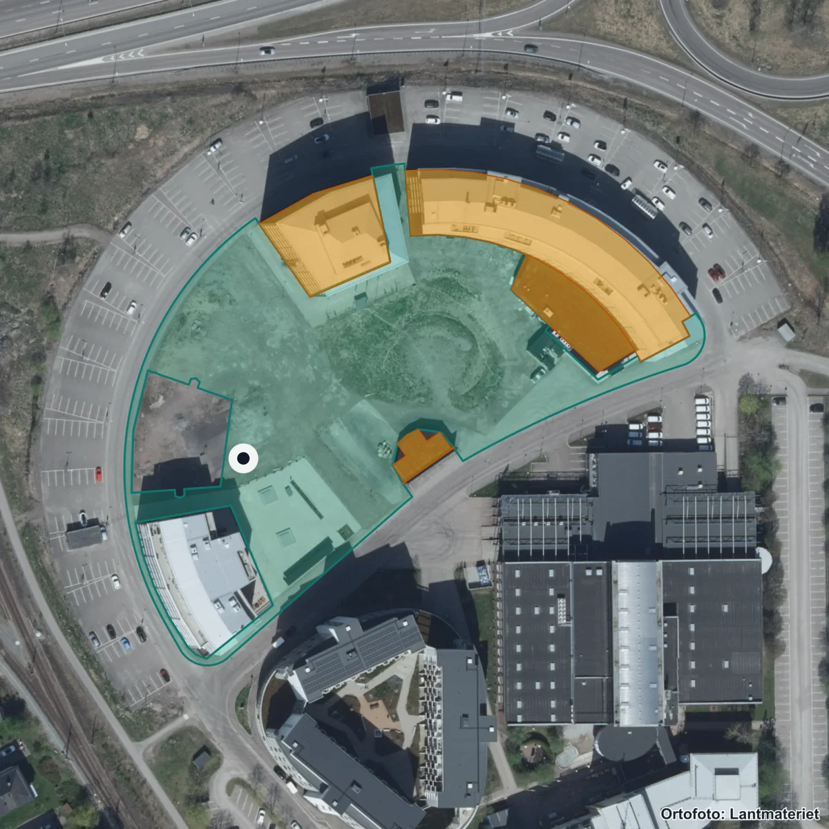 Flygbild över Karlstads Globala Gymnasium, ortofoto från Lantmäteriet