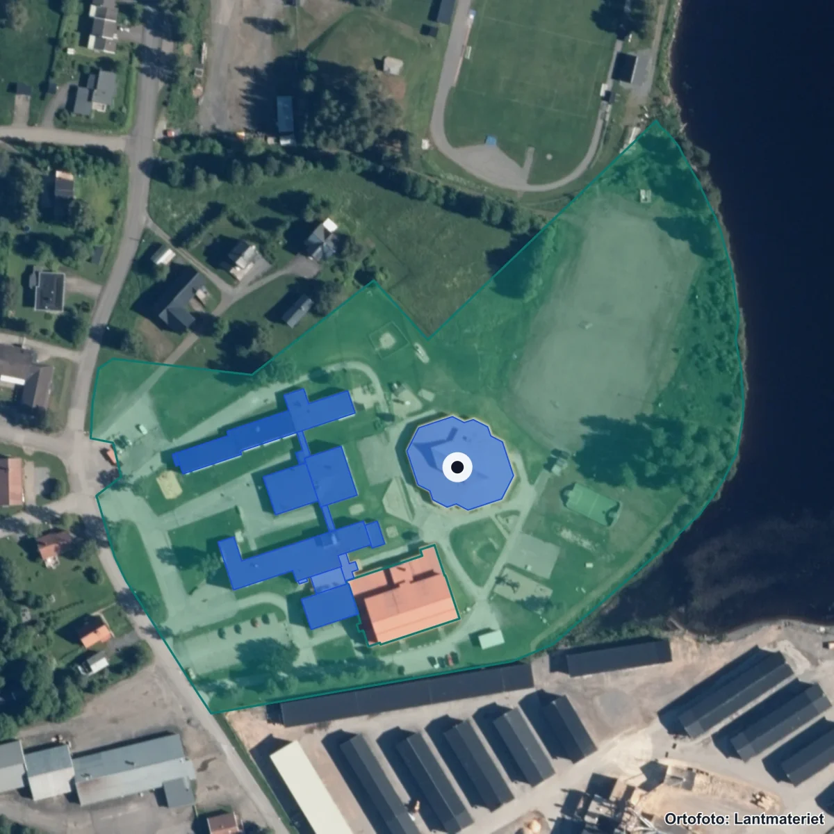 Flygbild över Grevåkerskolan Hammerdal, ortofoto från Lantmäteriet