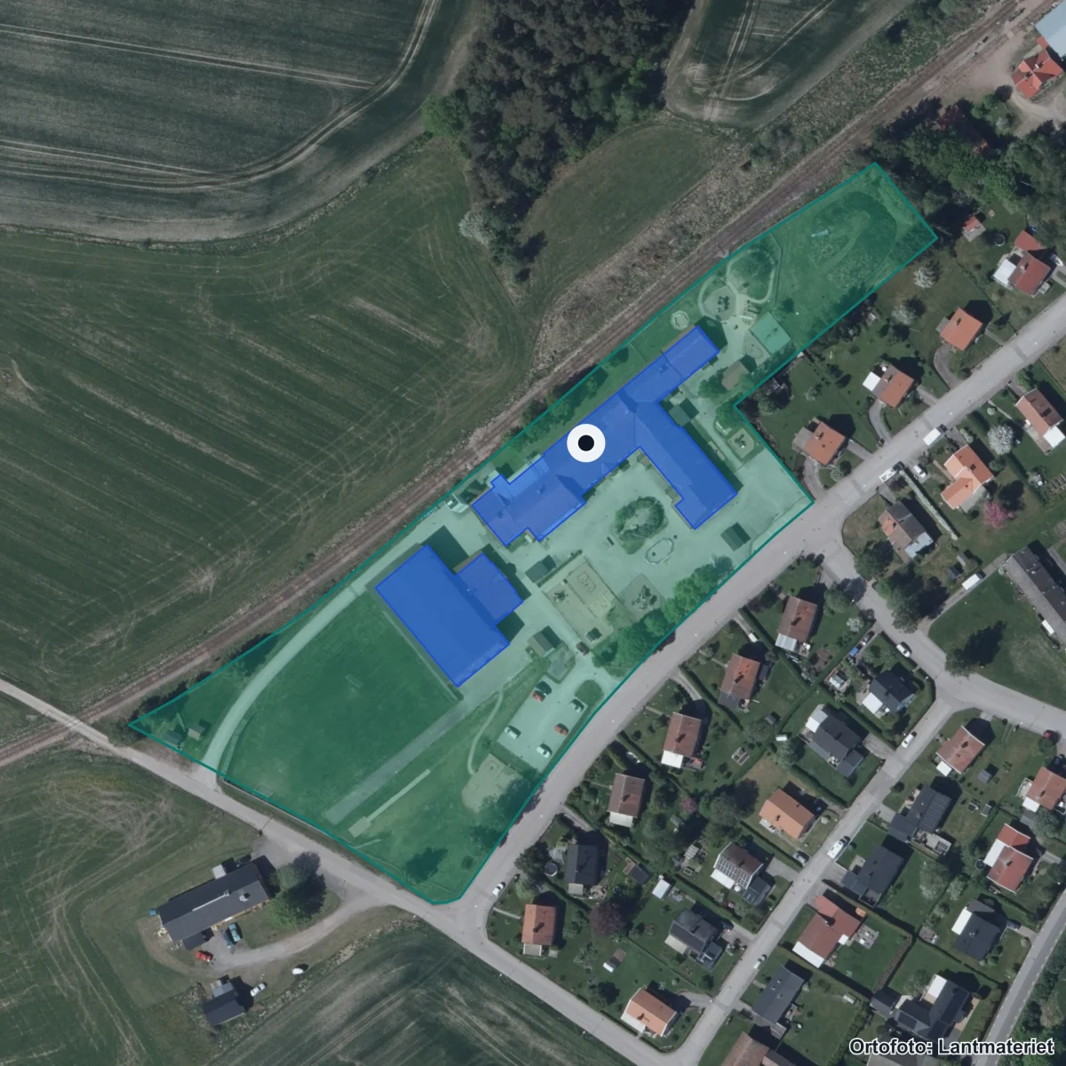 Flygbild över Hasslerörs skola, ortofoto från Lantmäteriet