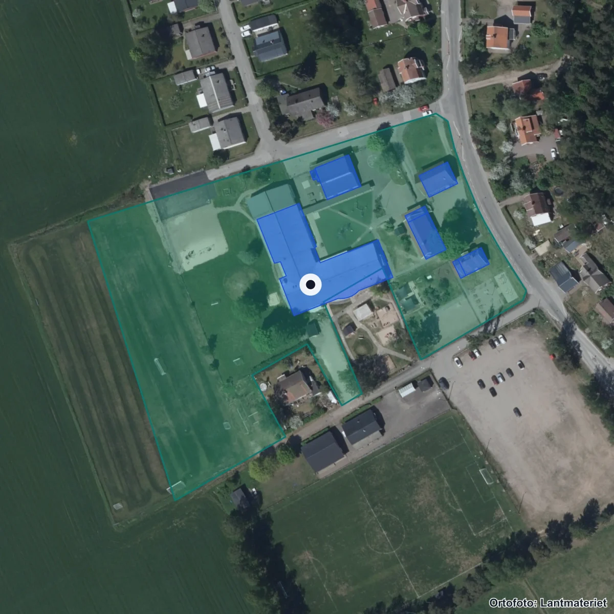 Flygbild över Korsberga skola, ortofoto från Lantmäteriet