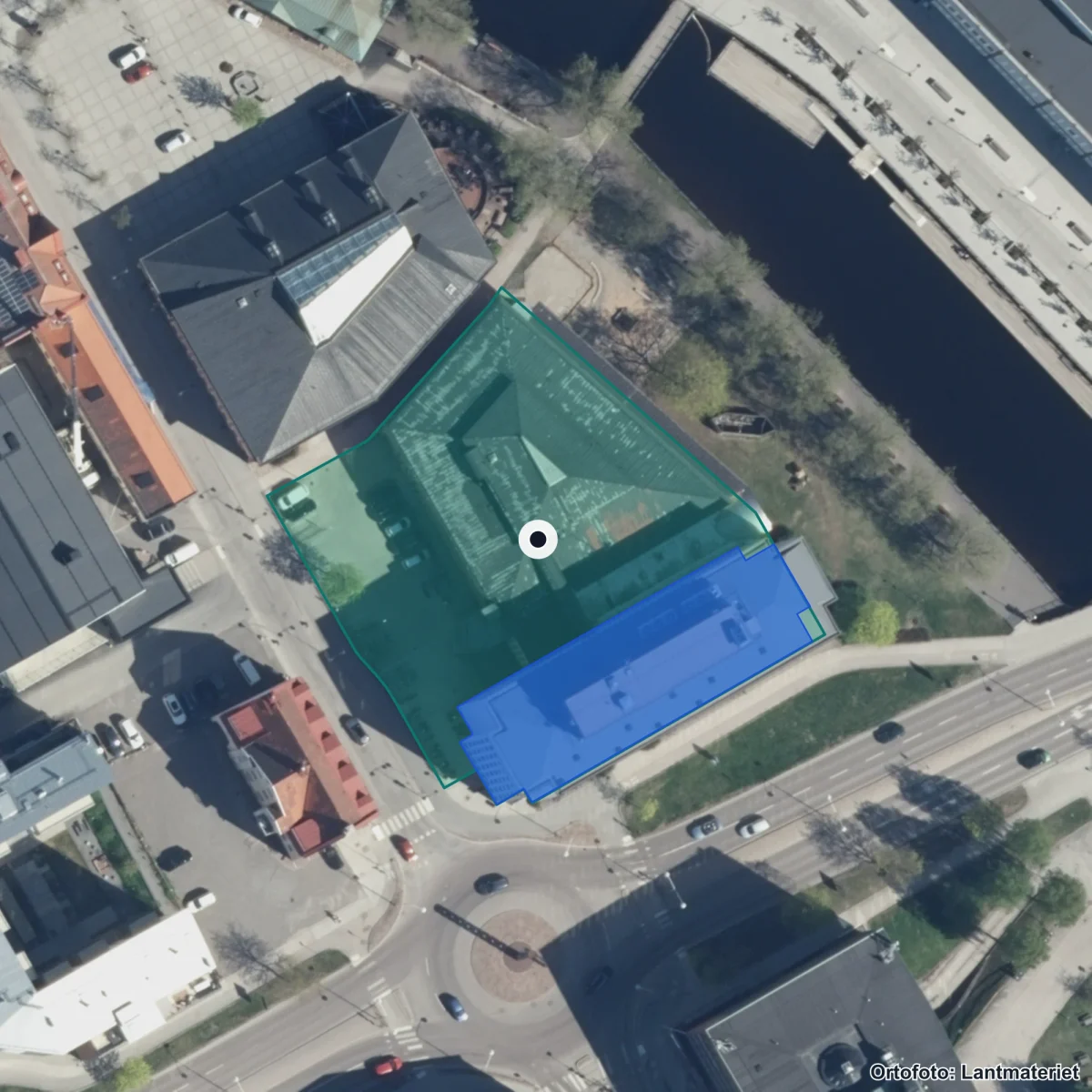 Flygbild över Hagströmska gymnasiet Falun, ortofoto från Lantmäteriet