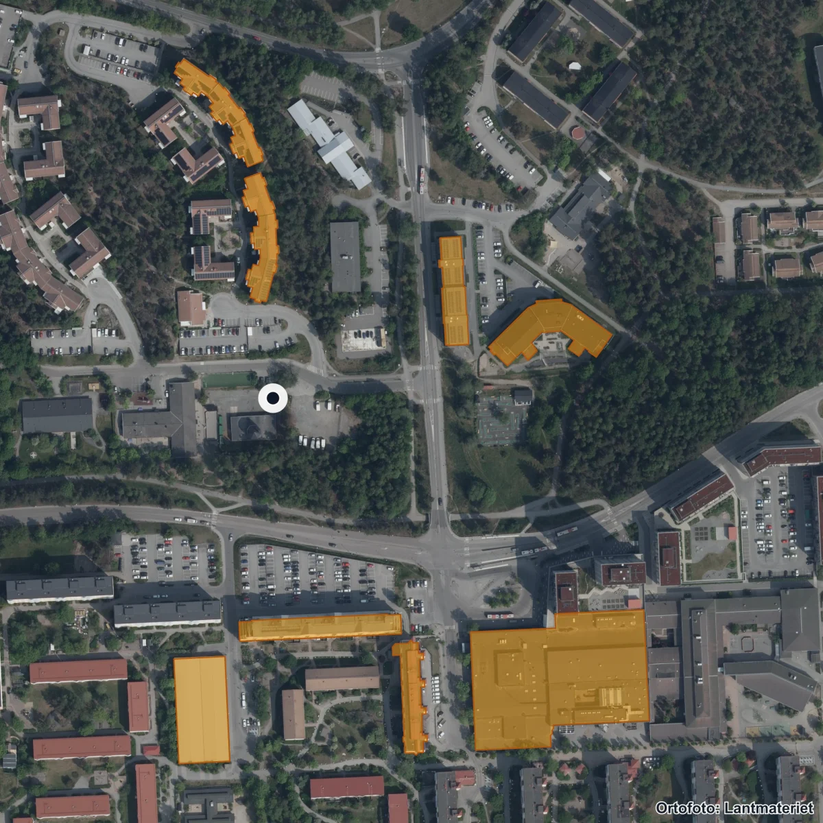 Flygbild över Innovitaskolan Söderby, ortofoto från Lantmäteriet