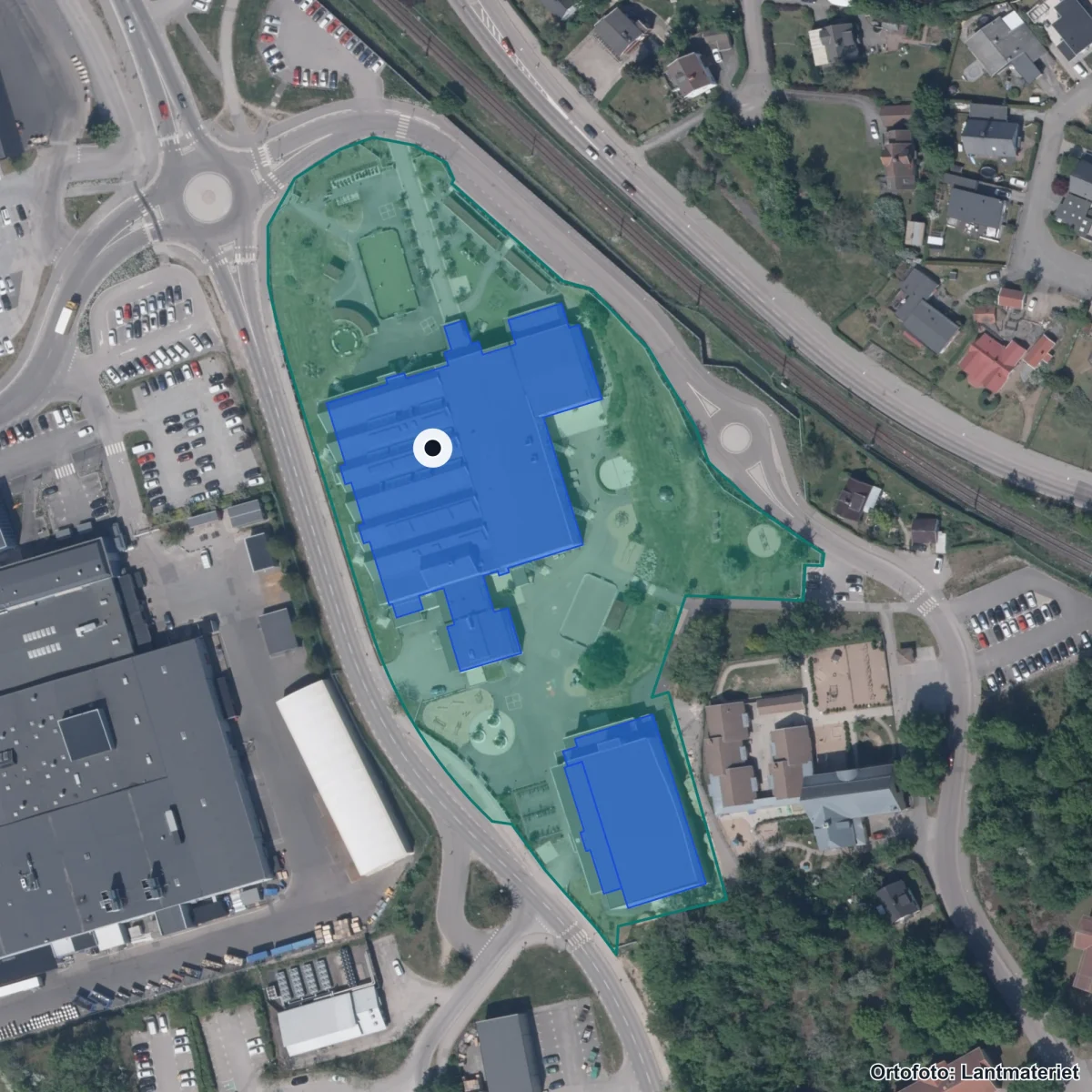 Flygbild över Parkdalaskolan 4-6, ortofoto från Lantmäteriet