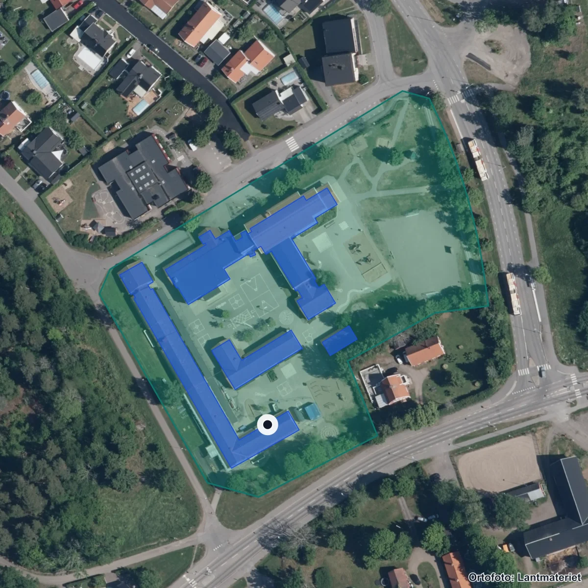 Flygbild över Hjulsbroskolan, ortofoto från Lantmäteriet