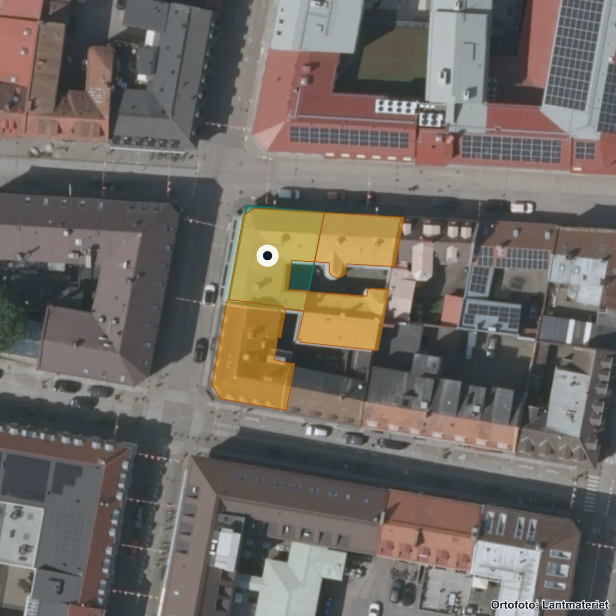 Flygbild över SFI Varberg, ortofoto från Lantmäteriet