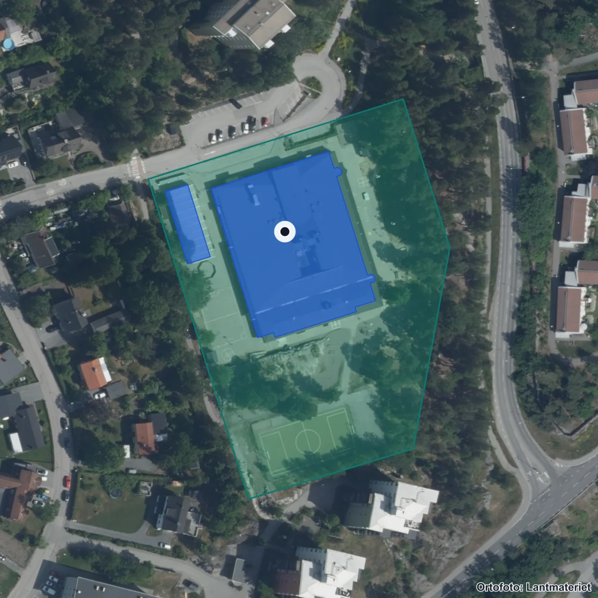 Flygbild över Bergaskolan, ortofoto från Lantmäteriet