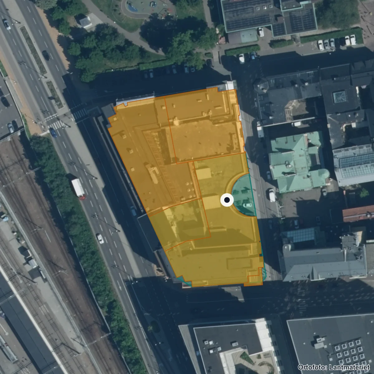 Flygbild över JENSEN gymnasium Helsingborg, ortofoto från Lantmäteriet