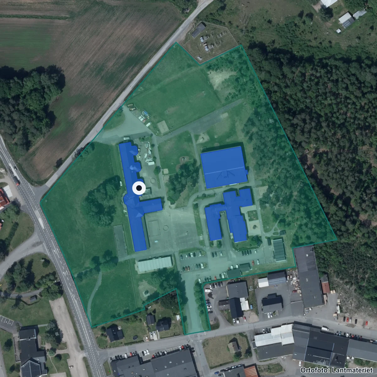 Flygbild över Ekenässjöns skola, ortofoto från Lantmäteriet
