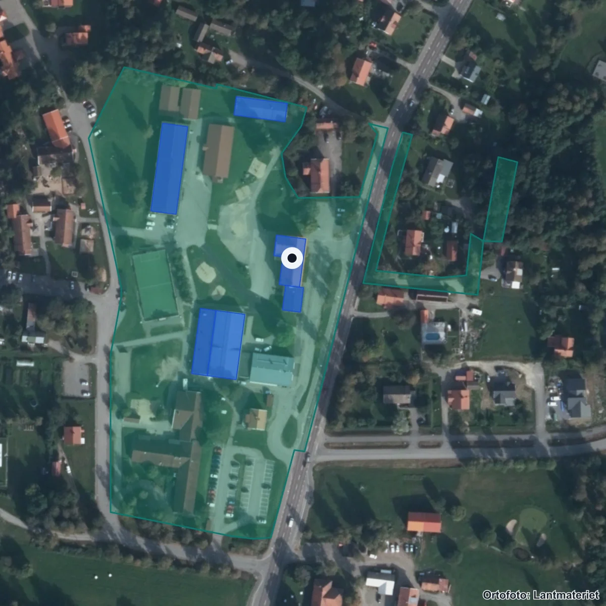 Flygbild över Järvsö skola F-9, ortofoto från Lantmäteriet