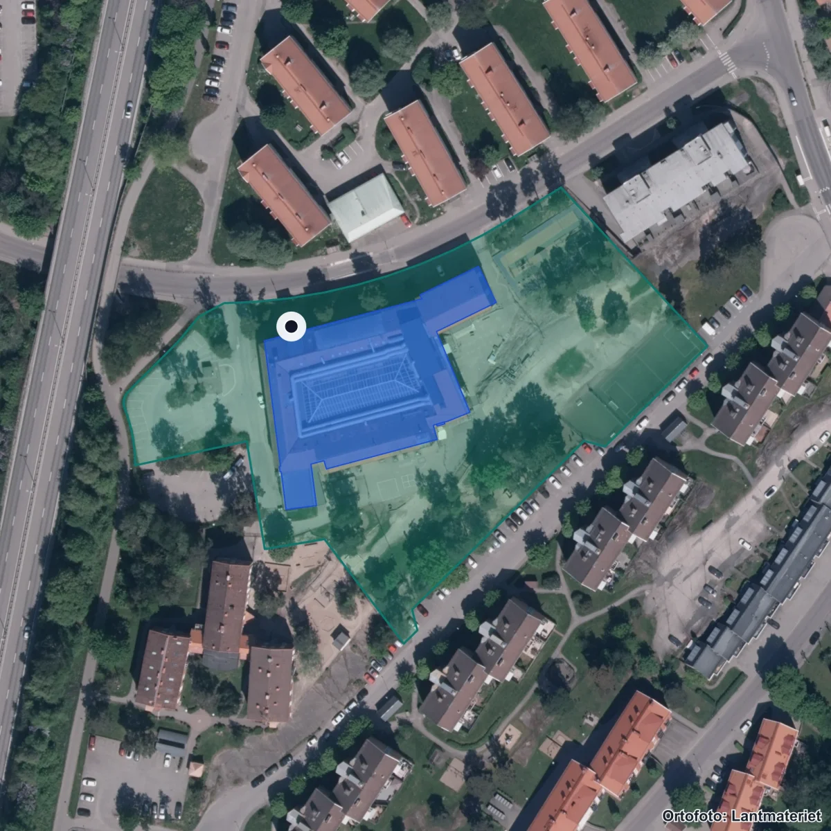 Aerial view of Fridaskolan i Trollhättan, orthophoto from Lantmäteriet