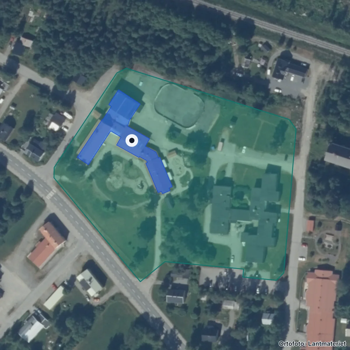 Flygbild över Stensele skola, ortofoto från Lantmäteriet