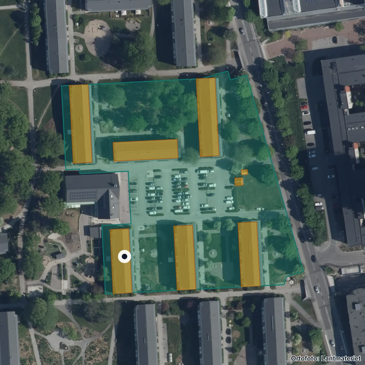 Flygbild över Komvux Skärholmen, ortofoto från Lantmäteriet