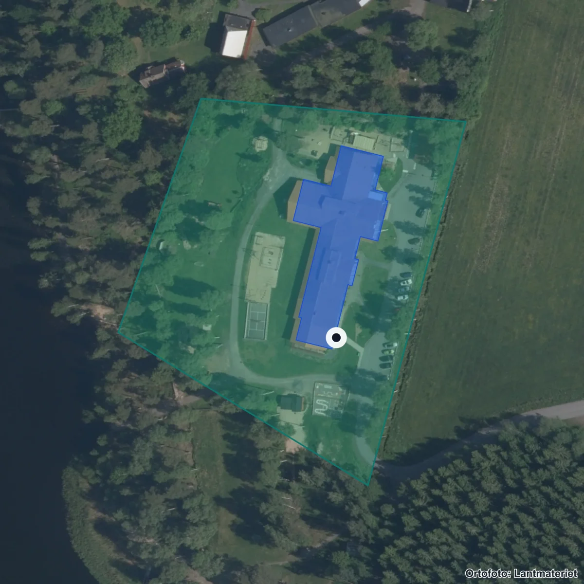 Flygbild över Tofthagaskolan, ortofoto från Lantmäteriet