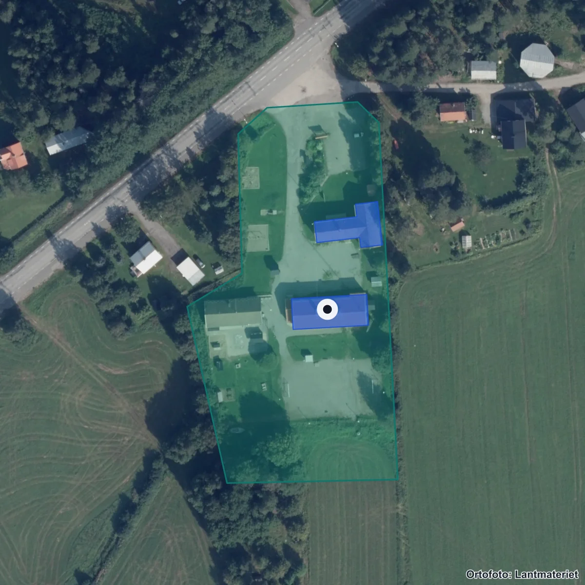 Flygbild över Bodbysunds Miljöskola, ortofoto från Lantmäteriet