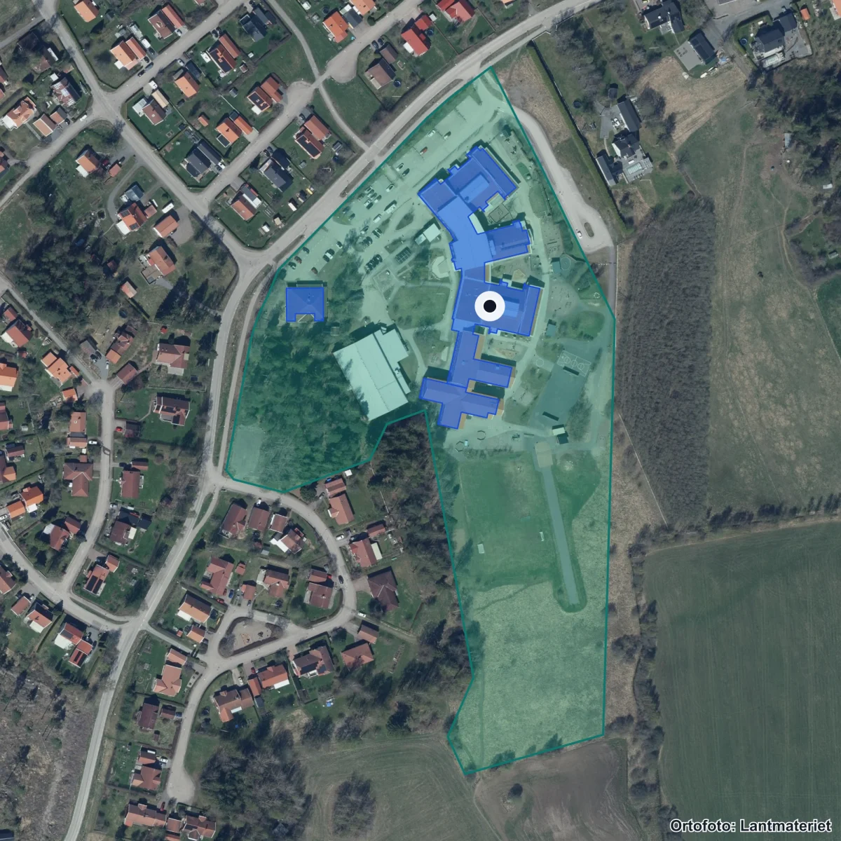Flygbild över Ornäs skola, ortofoto från Lantmäteriet