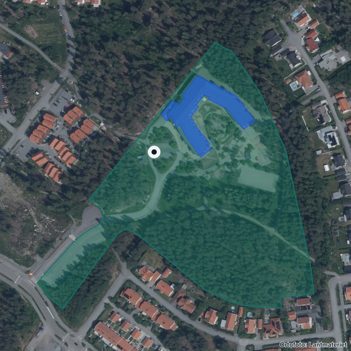Flygbild över Brännkärrsskolan, ortofoto från Lantmäteriet