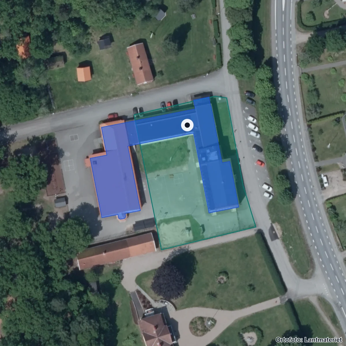 Flygbild över Korsberga skola, ortofoto från Lantmäteriet