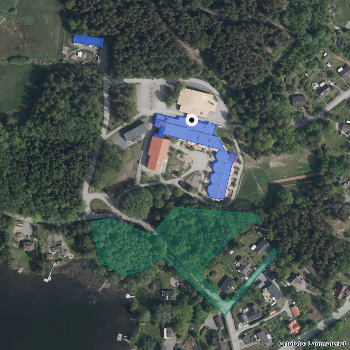 Flygbild över Svanberga skola, ortofoto från Lantmäteriet