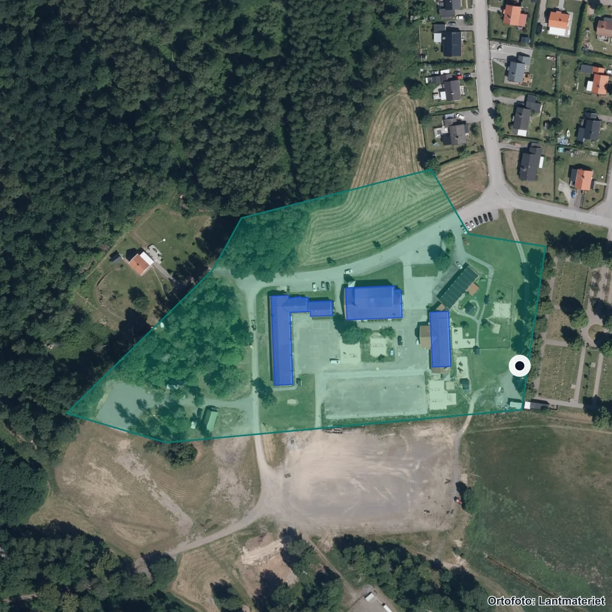 Flygbild över Rejmyre skola, ortofoto från Lantmäteriet