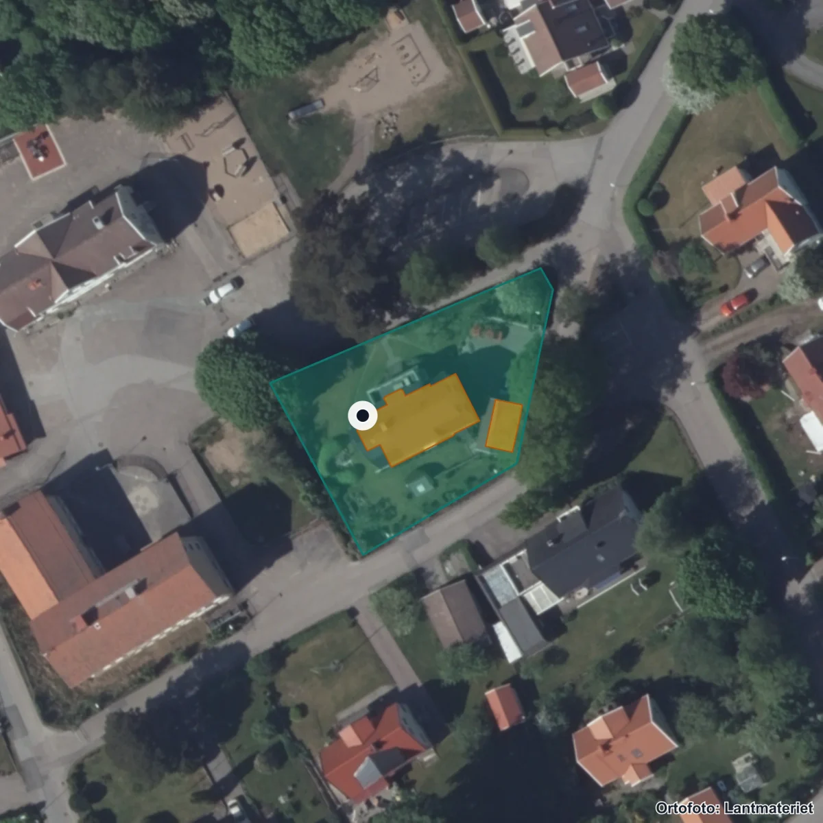Flygbild över Älvängenskolan, ortofoto från Lantmäteriet
