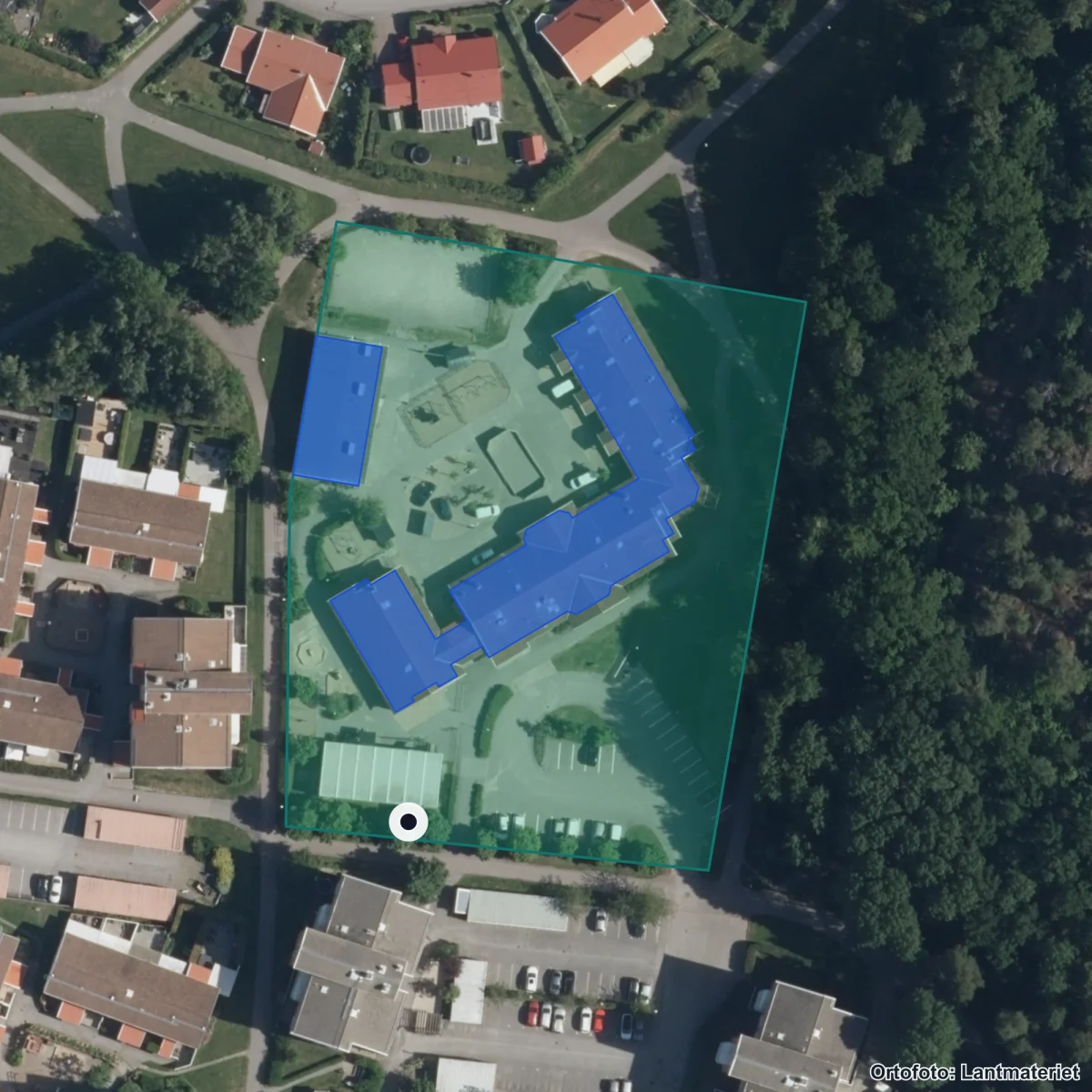 Flygbild över Dagsbergs skola, ortofoto från Lantmäteriet