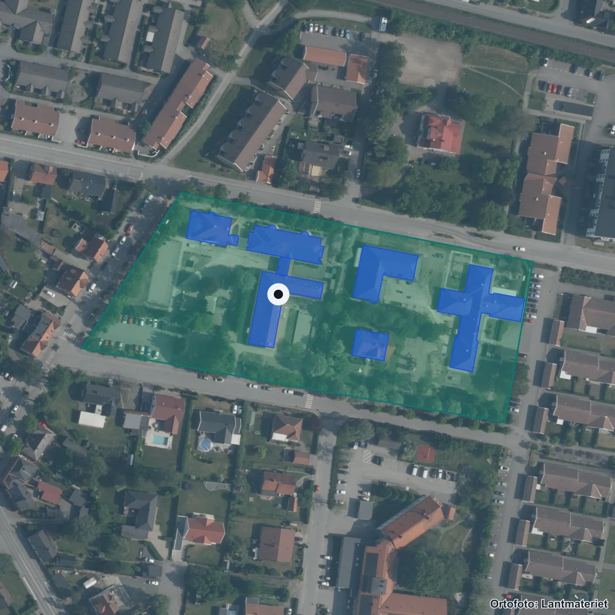 Flygbild över Alléskolan, ortofoto från Lantmäteriet