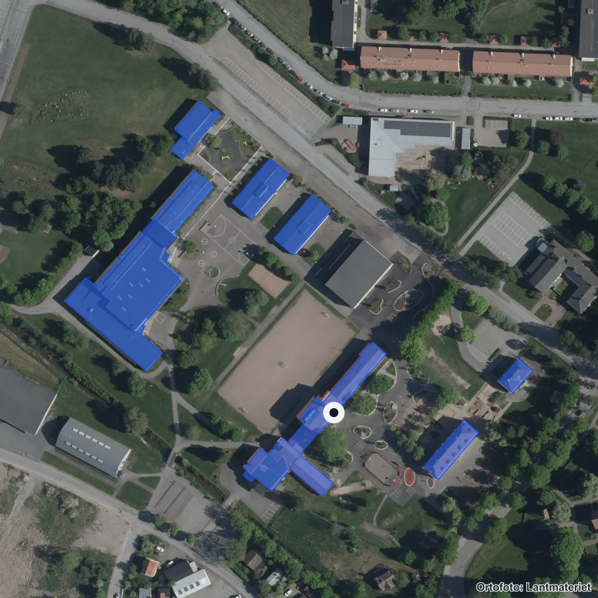 Flygbild över Prästgårdsskolan, ortofoto från Lantmäteriet