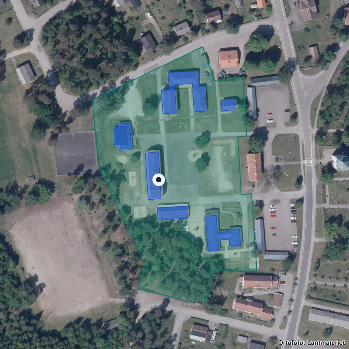 Flygbild över Linnerydskolan, ortofoto från Lantmäteriet