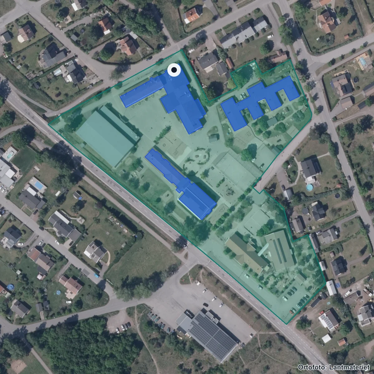 Flygbild över Trekantenskolan, ortofoto från Lantmäteriet