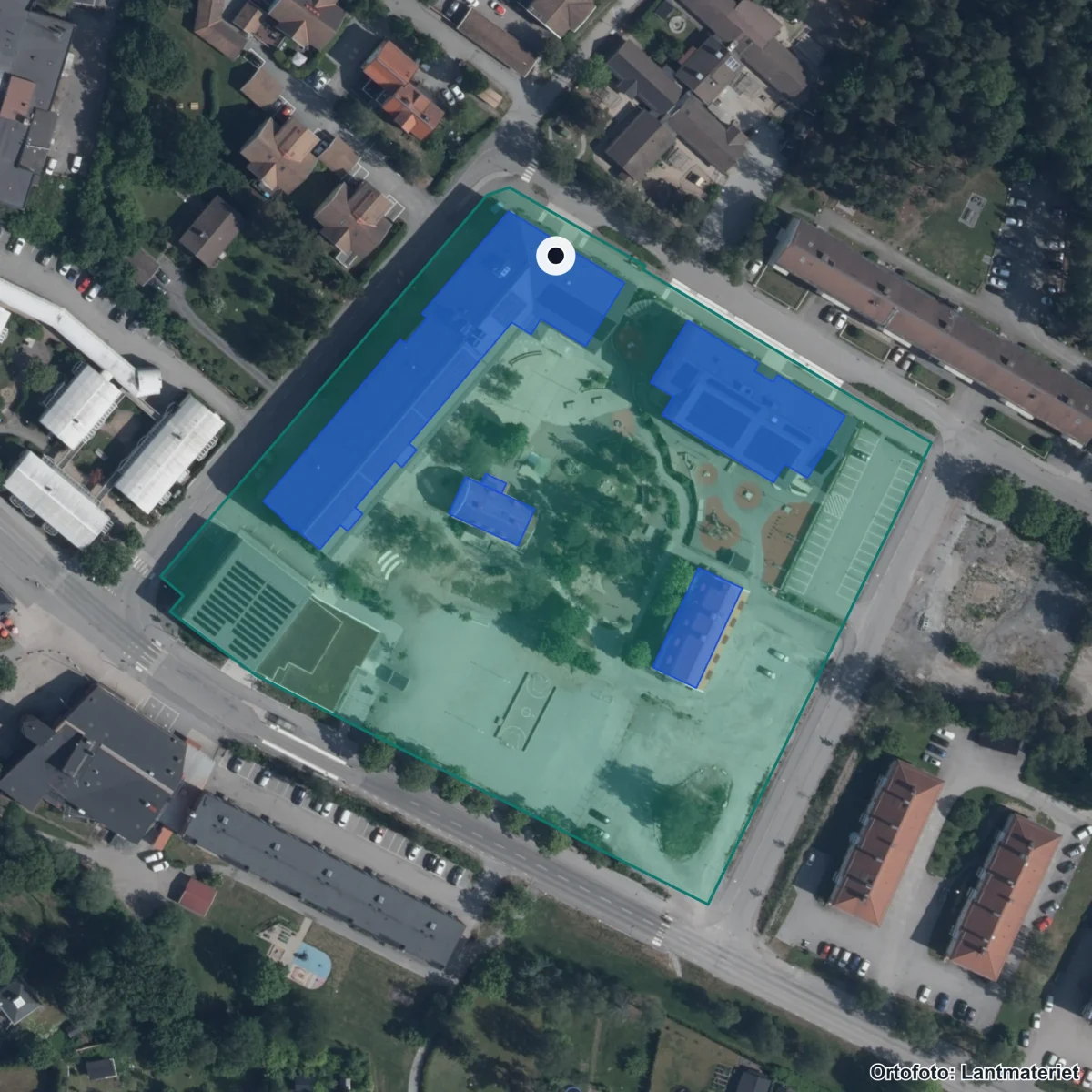 Flygbild över Centralskolan, ortofoto från Lantmäteriet