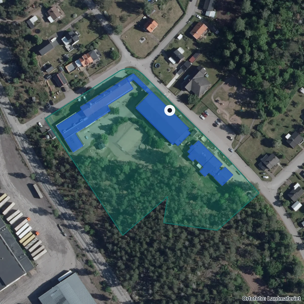 Flygbild över Fårboskolan, ortofoto från Lantmäteriet