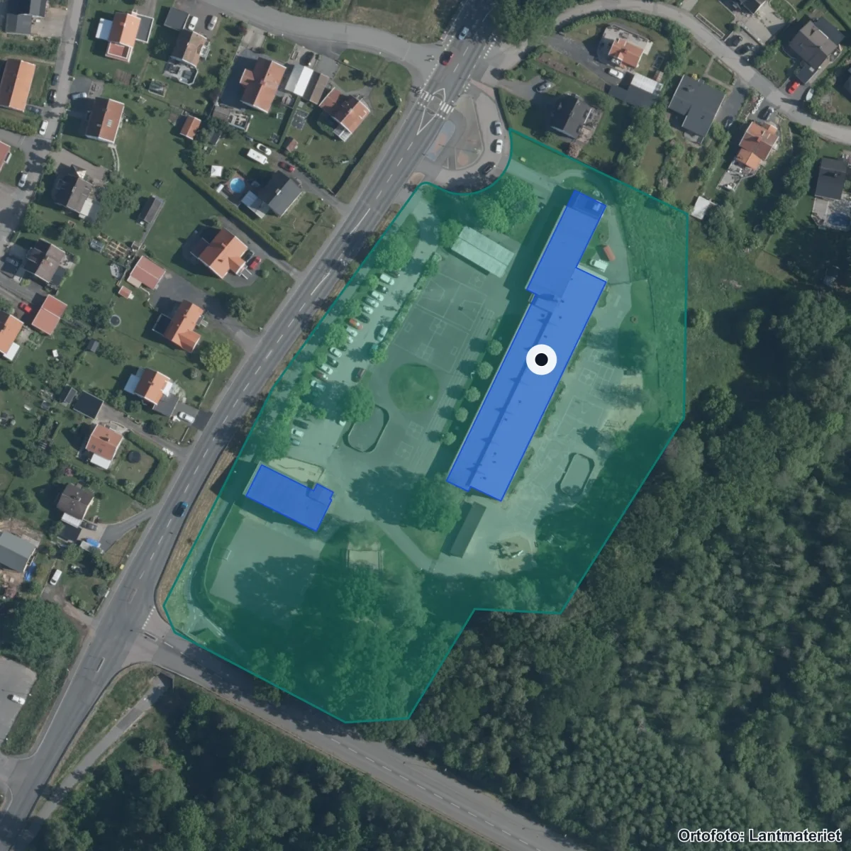 Flygbild över Gräshagsskolan, ortofoto från Lantmäteriet