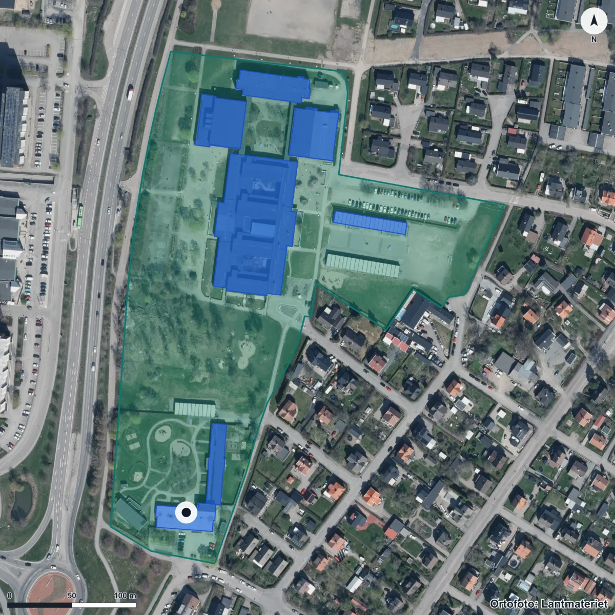 Flygbild över Anpassad grundskola Idun, ortofoto från Lantmäteriet