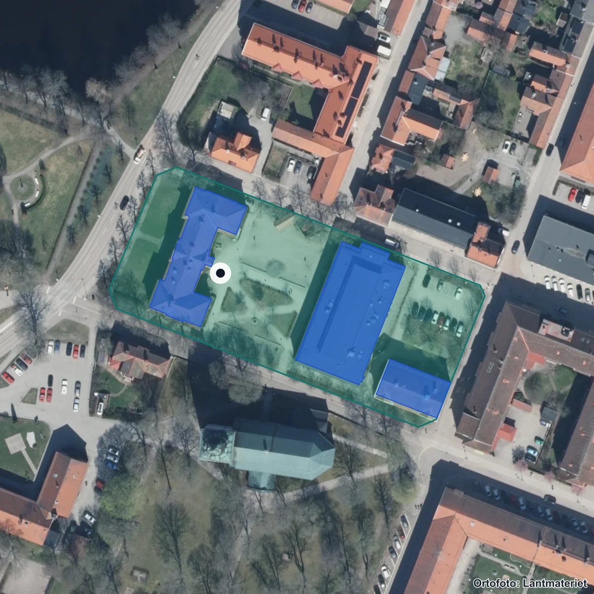 Flygbild över Ekebyskolan, ortofoto från Lantmäteriet