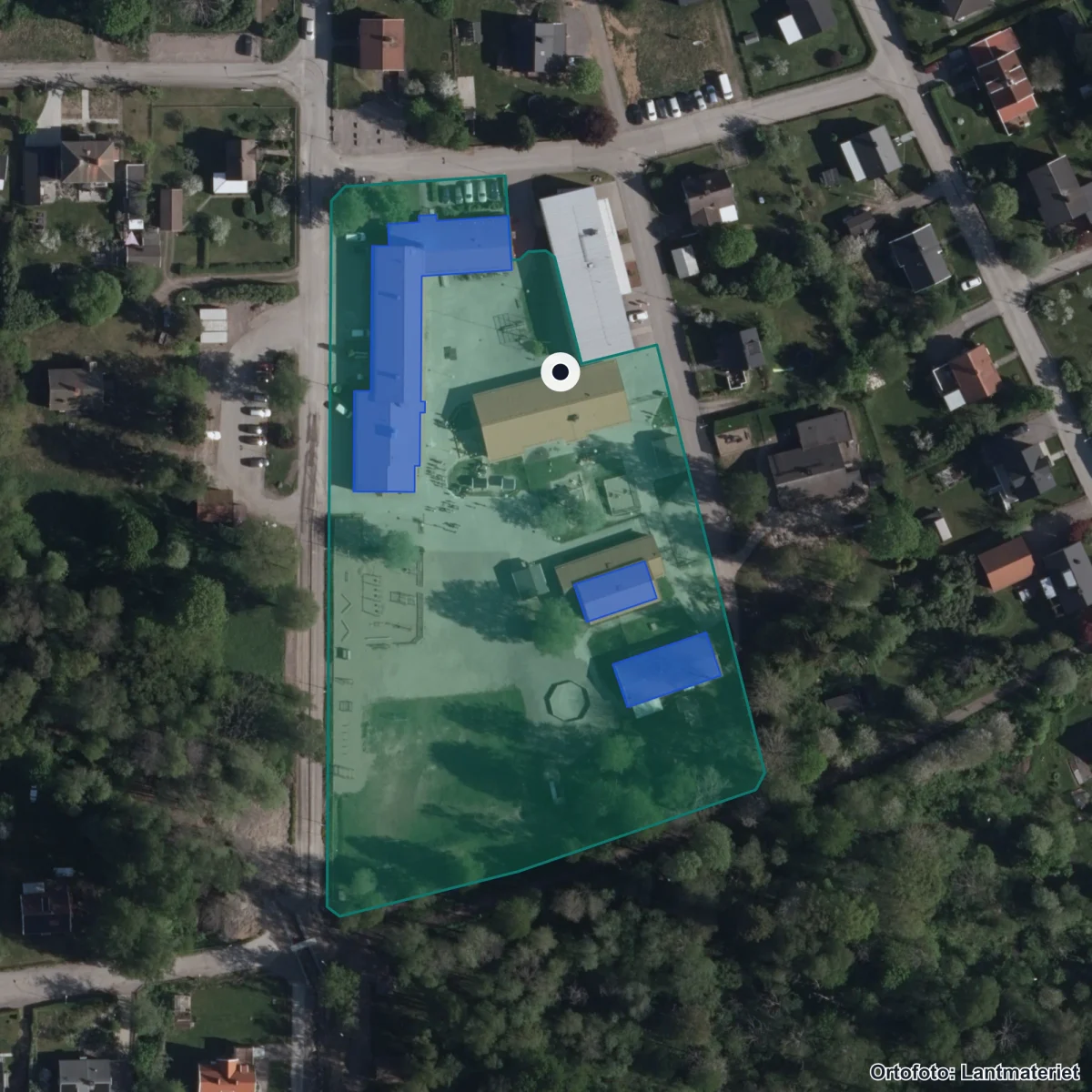 Flygbild över Östansjö skola, ortofoto från Lantmäteriet
