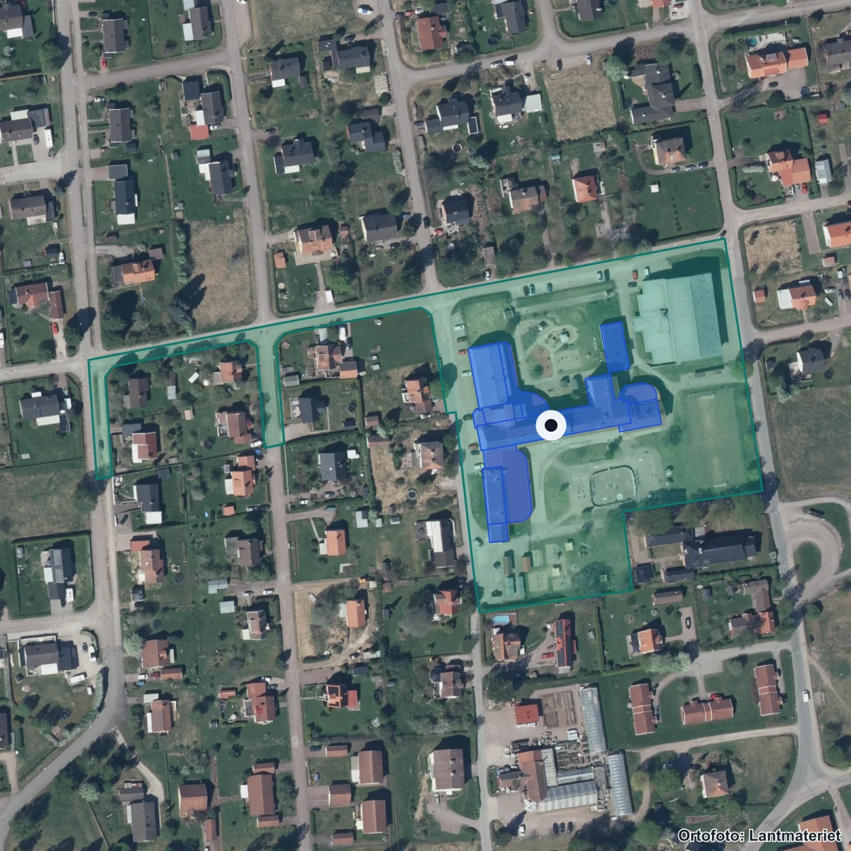 Flygbild över Insjöns skola, ortofoto från Lantmäteriet
