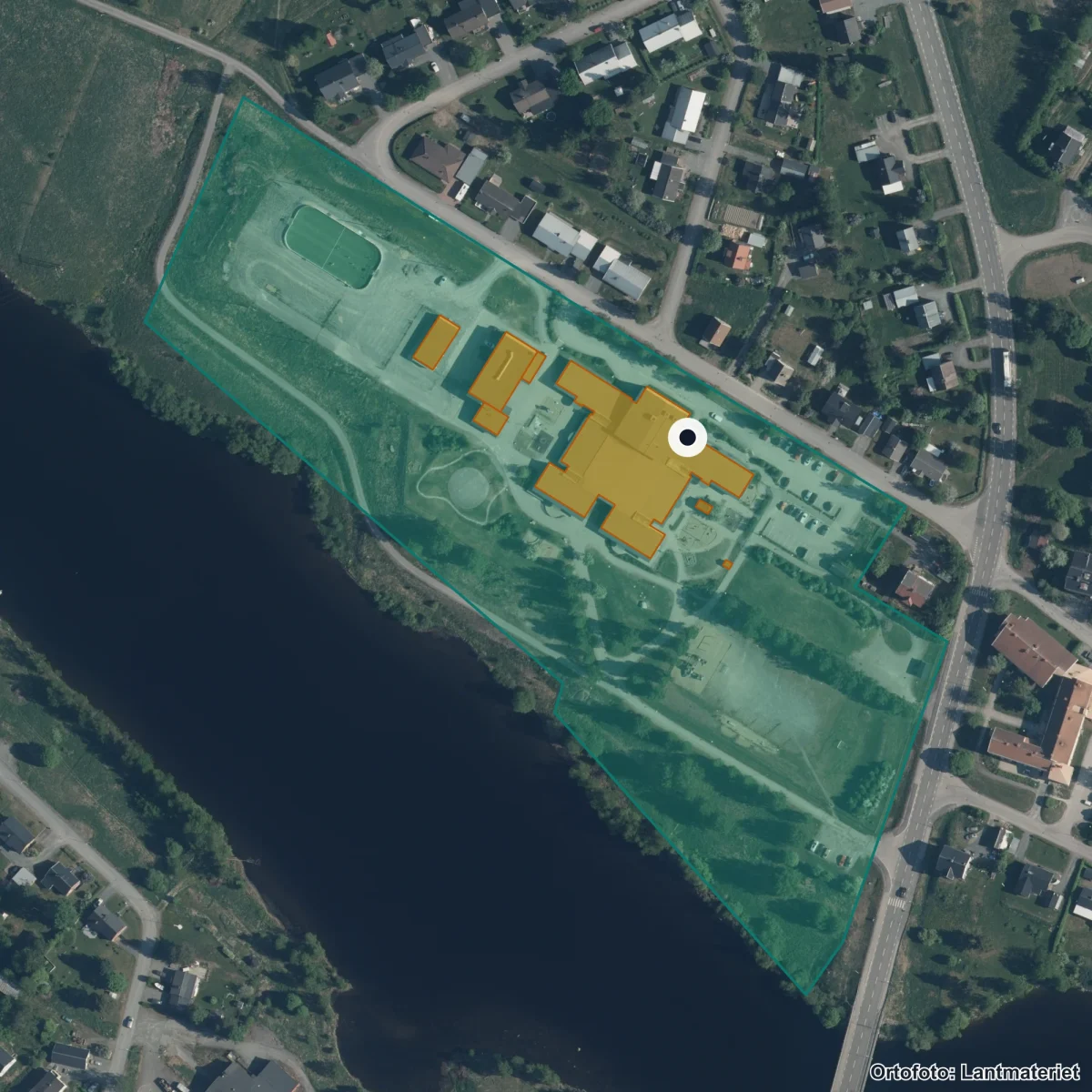 Flygbild över Långsele skola, ortofoto från Lantmäteriet