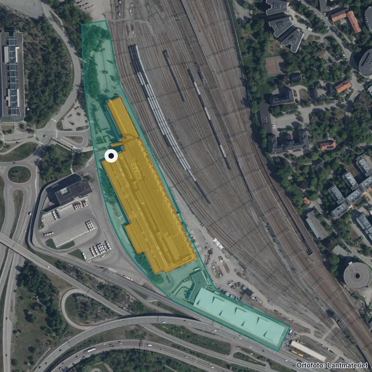 Flygbild över Yrkesgymnasiet Solna, ortofoto från Lantmäteriet