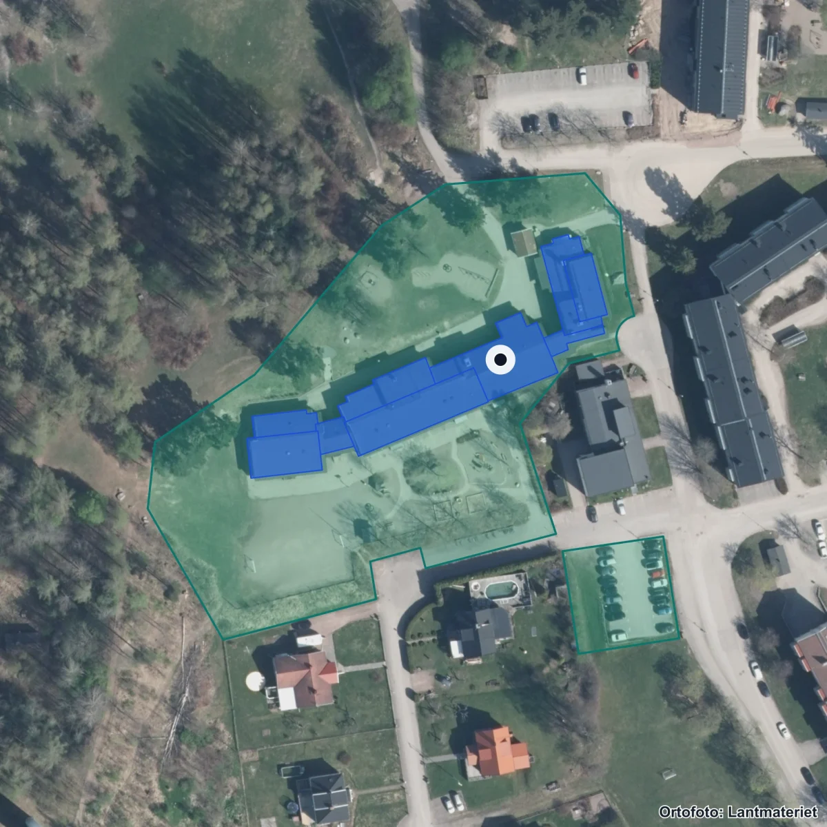 Flygbild över Vallbyskolan, ortofoto från Lantmäteriet